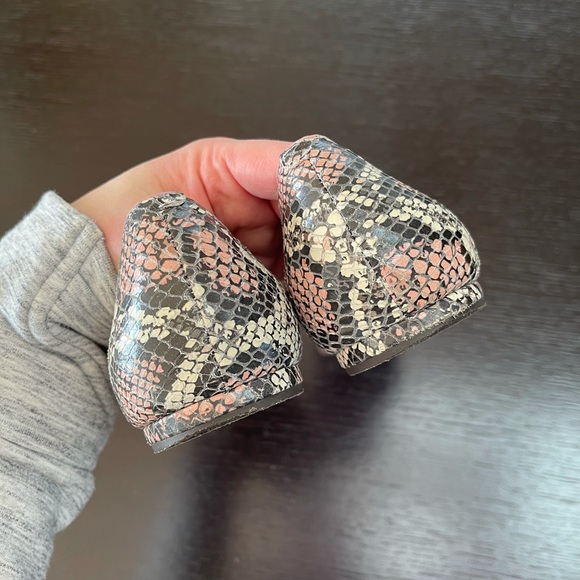 Cole Haan Tali Bow Flat In Misty Rose Snake Print - Picture 7 of 9